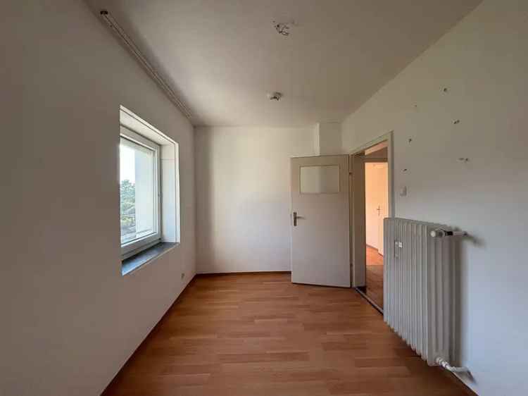 Sehr helle 4 Zimmer Wohnung in attraktiver Lage!