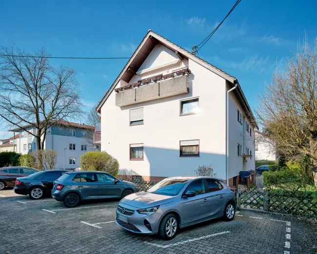 Lichtdurchflutete
Wohnung im "RAUNER" | 2  Zimmer-DG-Wohnung mit großem Balkon