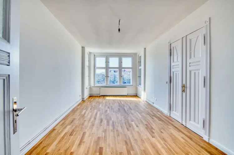 BEZUGSFREI! Charmante 3-Zimmer-Wohnung in Charlottenburg