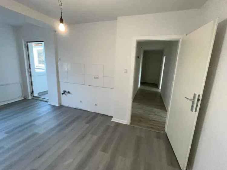 Familienwohnung Duisburg Hochfeld 100m² Dachgeschoss Balkon Wintergarten