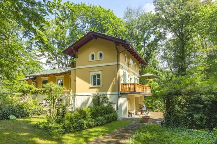 Mieten einer charmanten Landhausvilla in idyllischer Lage mit Garten