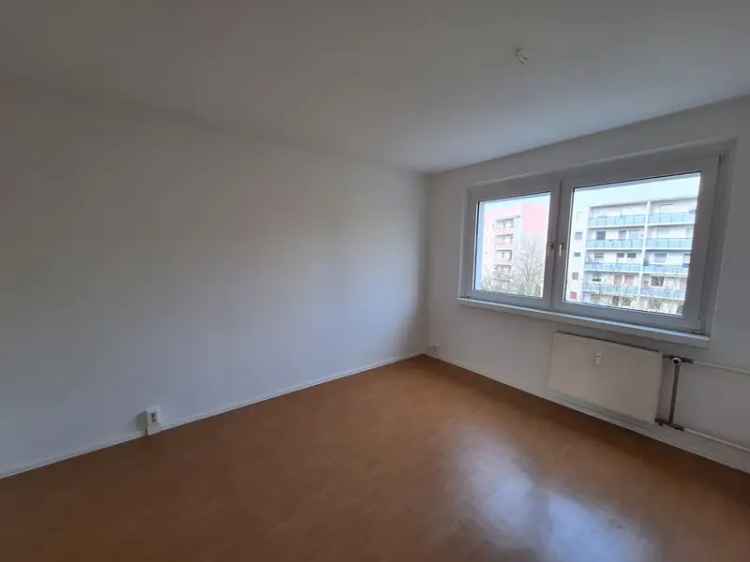 2-Zimmer-Wohnung mit Balkon in Leipzig-Grünau ab sofort