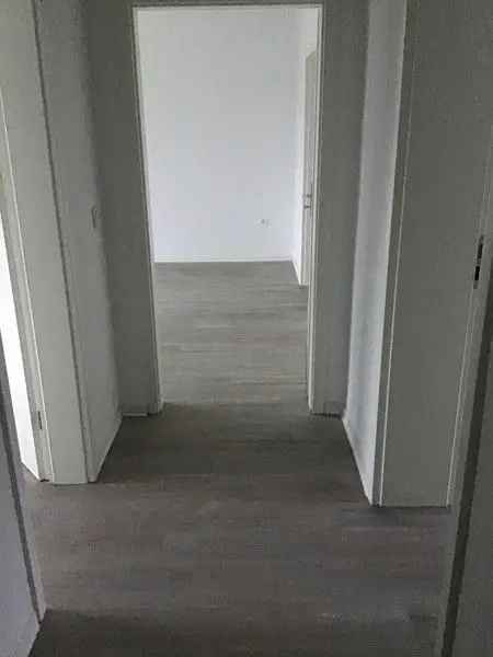 Schnuckelige 3-Raum-Wohnung mit sonnigem Balkon!