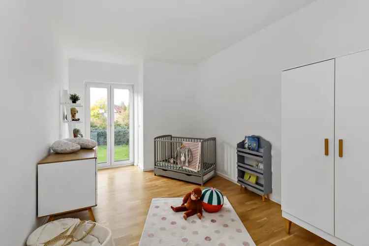 OWNR: Einziehen und Wohlfühlen – Renoviert und mit Küche! Exquisite Villa in Berlin Adlershof