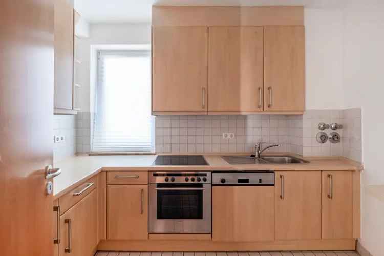 3 Zimmer Wohnung Berlin Güntzelkiez Balkon Tiefgarage Keller