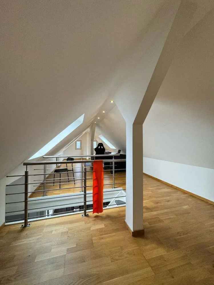 Traumhaft schöne Maisonette Wohnung mit Balkon