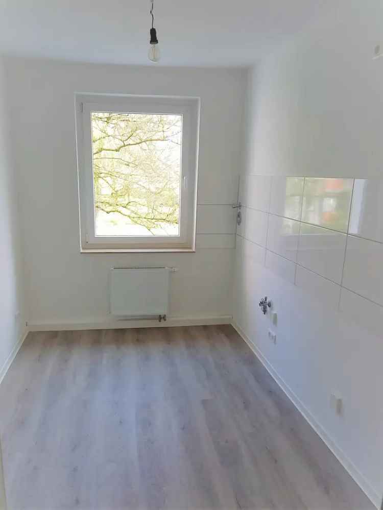 Erstbezug nach Modernisierung! Schöne 3 Zimmerwohnung mit Balkon in Hannover-Stöcken