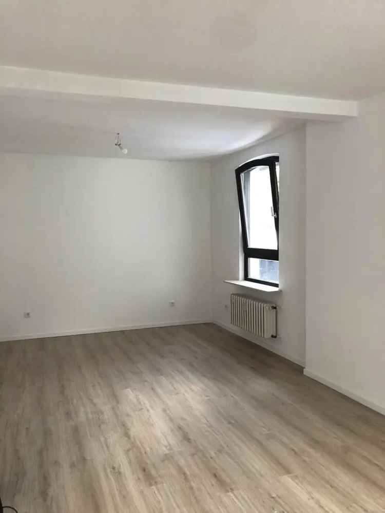 Schöne 2-Zimmer Altbau-Wohnung in Düsseldorf-Niederkassel