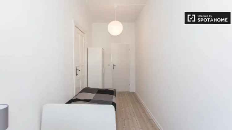 Zimmer zu vermieten in 4-Zimmer-Wohnung in Treptow-Köpenick