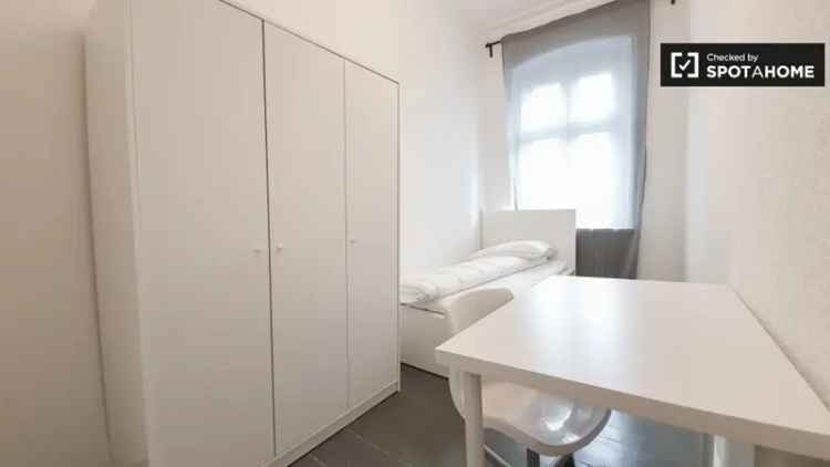 Zimmer zur Miete in 4-Zimmer-Wohnung in Reuterkiez