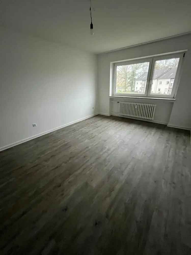 2 Zimmer mit Balkon, Am Speksel 58, 1. OG mitte, ID 45181