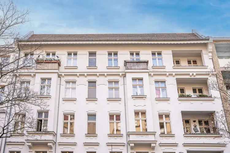 Dachgeschosswohnung Altbau Berlin mit Baugenehmigung