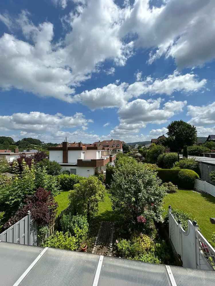 Reihenmittelhaus mit Balkon Terrasse Garten Stellplätzen