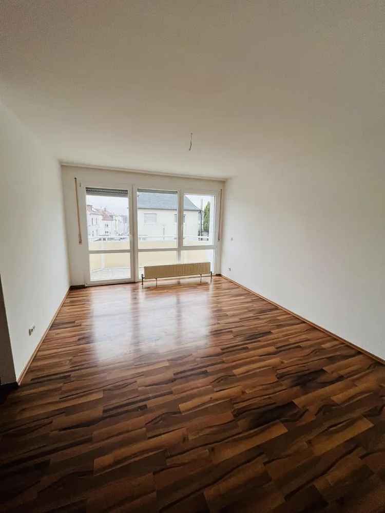 Mieten Sie eine 2-Zimmerwohnung mit Balkon und Einbauküche in Offenbach-Bieber