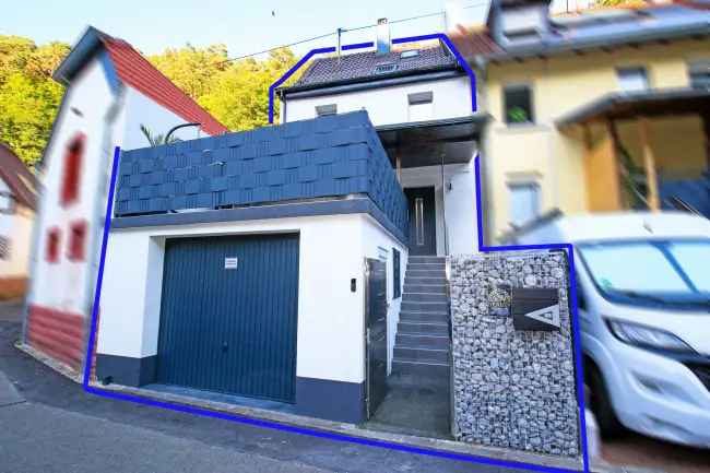 Modernes Einfamilienhaus mit Traumterrasse, Garage und Blick auf die Hardenburg in Bad Dürkheim