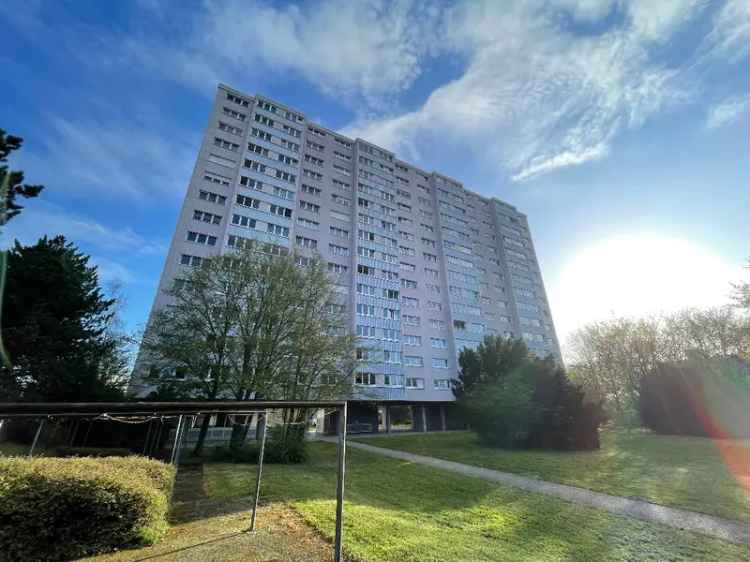 Platz für die ganze Familie! + 4-Zimmerwohnung in Stuttgart-Freiberg ab 01.06. zu vermieten +