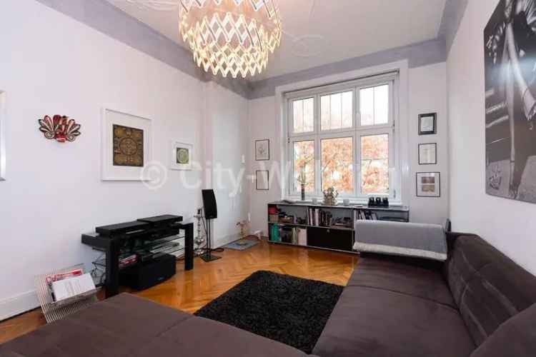 Möblierte Wohnung mieten in Hamburg-Winterhude mit Balkon und Gartenblick