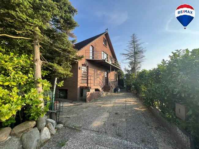 Großes Einfamilienhaus in Waldenau zu modernisieren