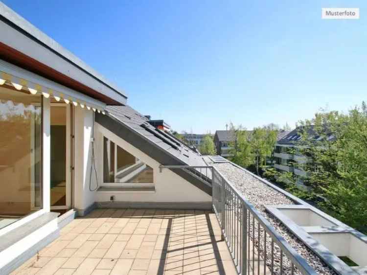 Etagenwohnung in 40221 Düsseldorf, Mühltaler Str.