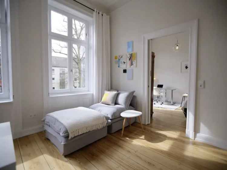 Altbauapartment mit Balkon in bester Lage zur Alster