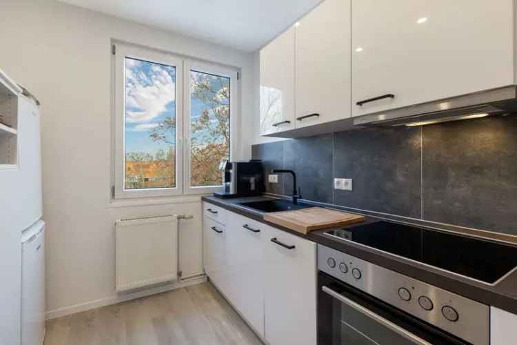 Frisch renovierte 2-Zimmerwohnung am Mauerpark mit unverbautem Blick auf den Fernsehturm