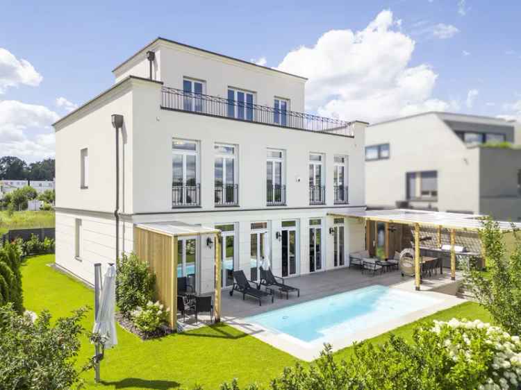 Luxusvilla Potsdam mit Pool Sauna Whirlpool 2020 Neubau