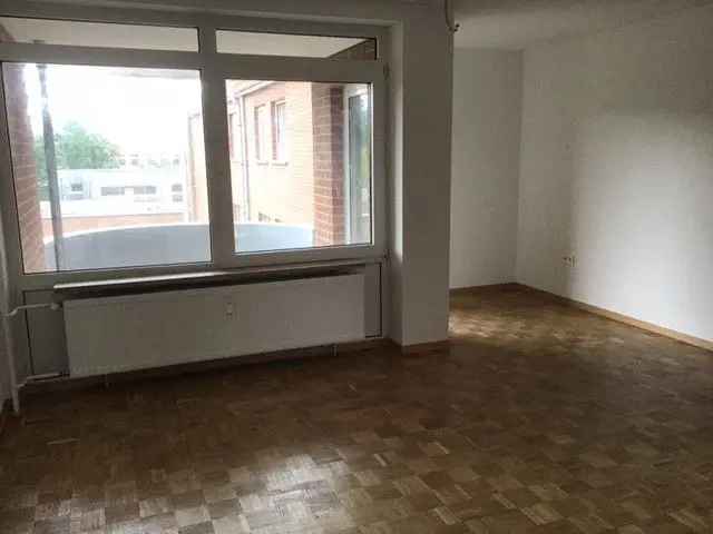 Renovierte 2-Zimmer-Wohnung mit Aufzug, Dusche und Balkon