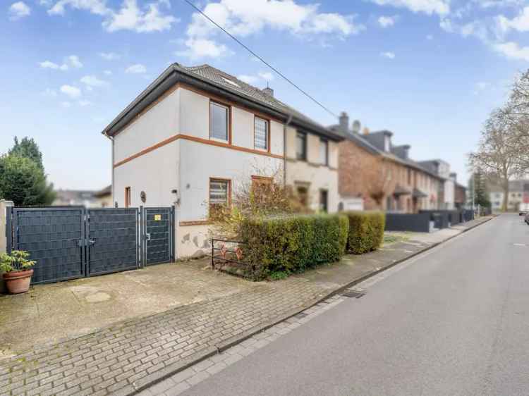 Doppelhaushälfte mit großem Garten in Duisburg-Hochemmerich