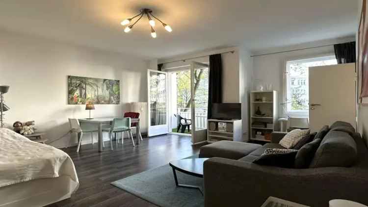 Ruhig zum großen Innenhof gelegene, lichtdurchflutete, moderne 1 Zimmer Wohnung