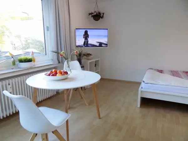 Wohnung D"
ba00fcssseldorf D"
ba00fcssseltal N"
ba00e4he Altstadt M"
ba00f6bliert Balkon WLAN