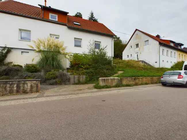 Renovierte Doppelhaushälfte in Bous - 97m² - Garten - Garage