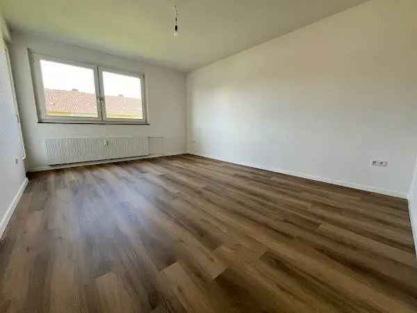 Schöne 2,5-Zimmer-Wohnung mit Balkon!