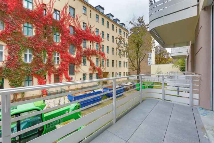 Einbettzimmer, mit Balkon, in 4-Schlafzimmer Wohnung