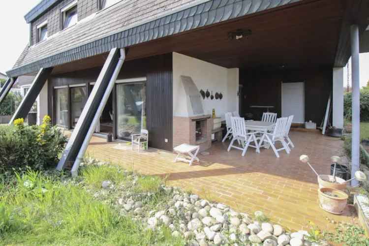 Sofort bezugsfrei, renovierungsb. EFH mit Garten, ausgebautem UG, mehrere Schlafz. & Doppel-Garage