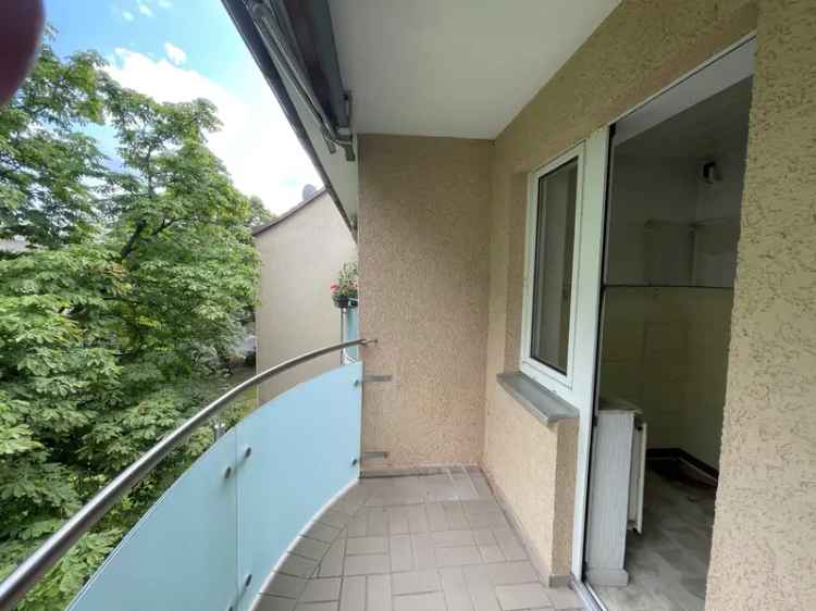 3 Zimmer Wohnung kaufen in Köln Mülheim mit Balkon und zentraler Lage