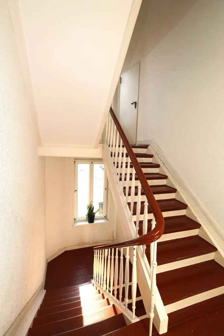 Eigentumswohnung im gepflegten Jugendstilhaus 2-Zimmer | Renoviert | Leerstehend | Dortmund Hafen