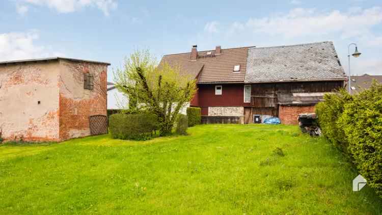 Einziehen und Wohlfühlen – Ansprechendes Einfamilienhaus mit Garten, Kamin und Keller