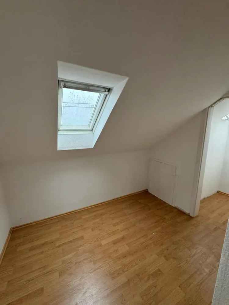 Zwei- Dreifamilienhaus mit vielseitigem Ausbaupotenzial – ideal für Großfamilien