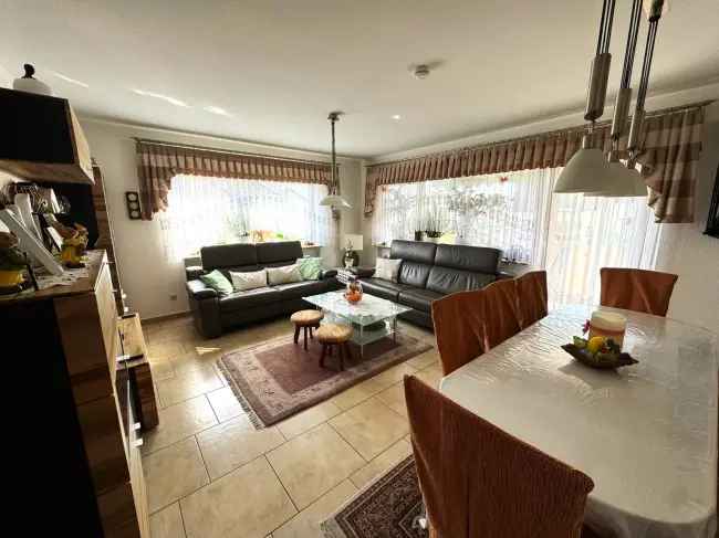 gepflegte 3 Zimmerwohnung mit Balkon !