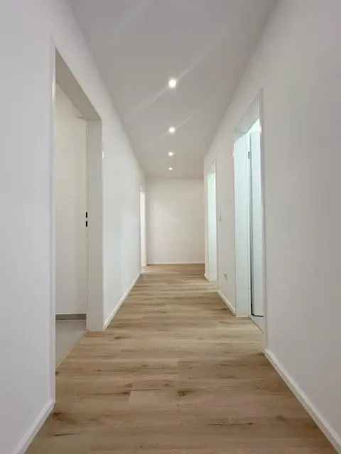 Erstbezug, Kernsanierte 3- oder 4- Zimmer-Wohnung in Berlin-Mitte
