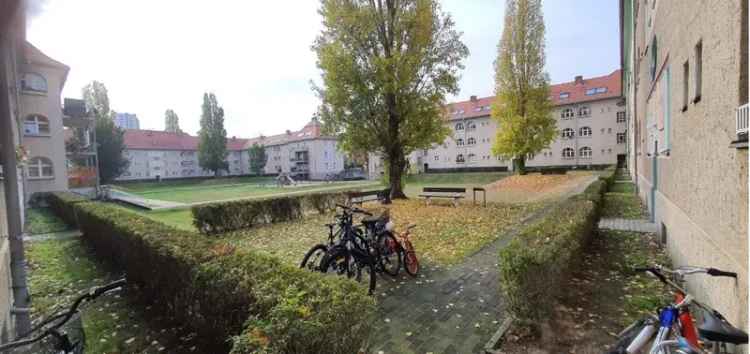 Gut geschnittene Altbauwohnung in Spandau – 3 Zimmer – mit Balkon ca 8 Quadratmeter