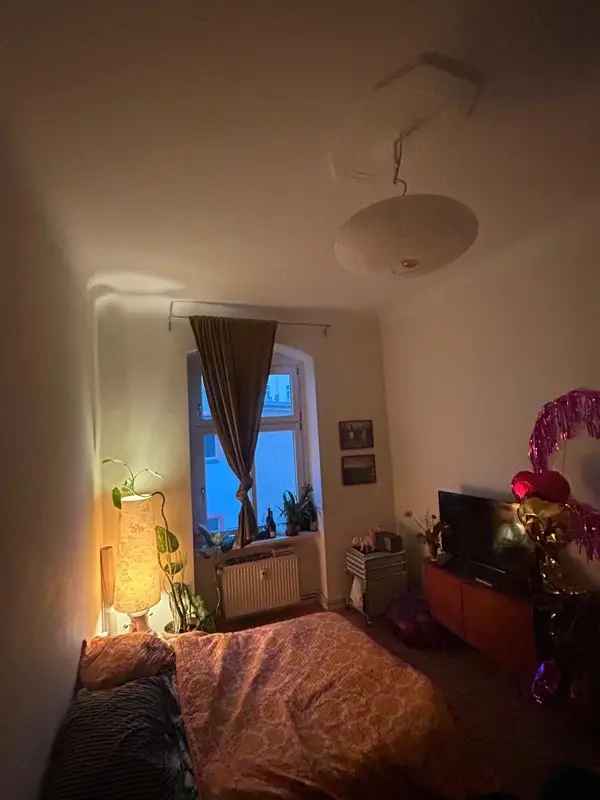 Mieten 2 Zimmer Wohnung in Neukölln Berlin mit Südbalkon und Badewanne