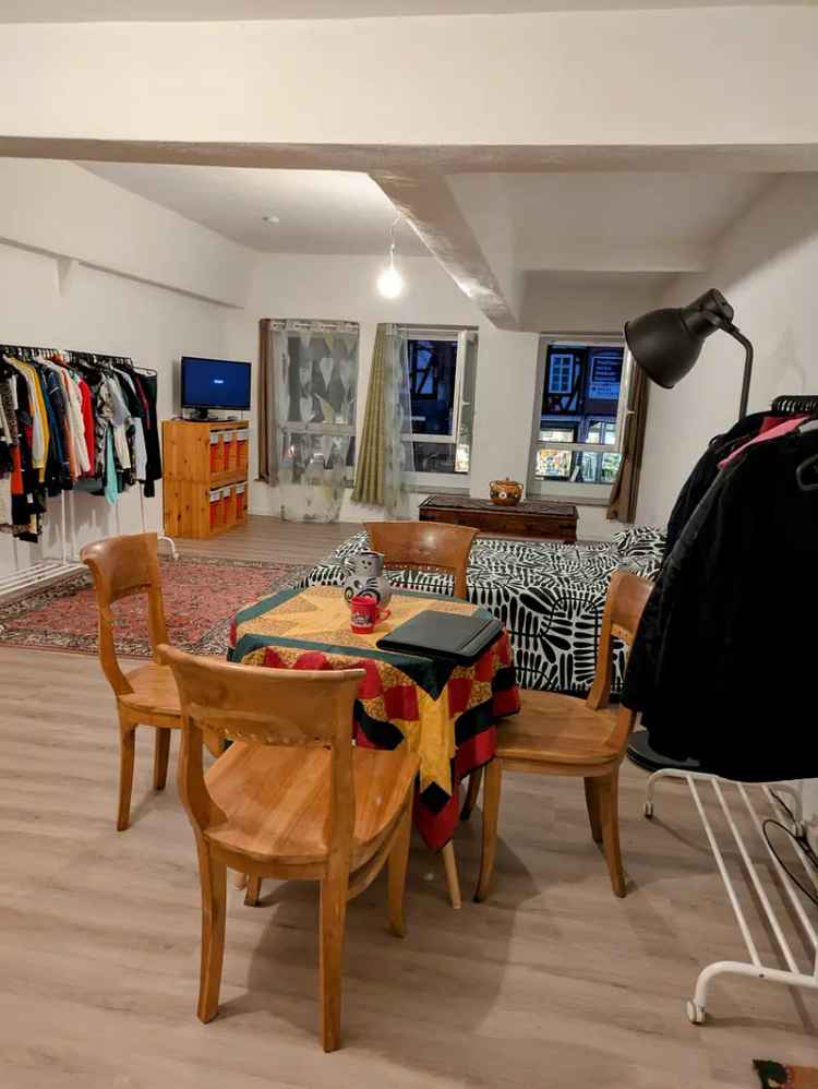 Großzügige und lichtdurchflutete 1-Zimmer-Wohnung in Friedberg (Hessen)