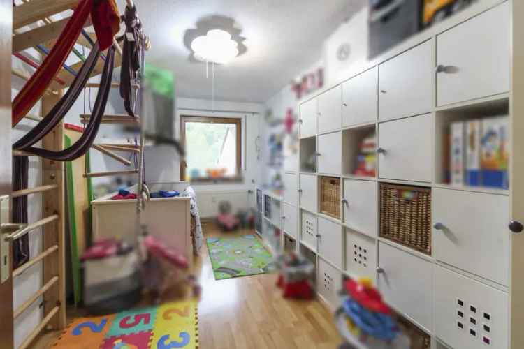 Helle 3-Zimmer-Wohnung mit Balkon und 2 Duplex-Stellplätzen