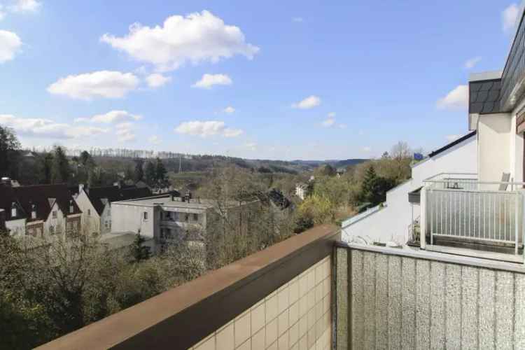 3,5 Zimmerwohnung mit Potenzial und Weitblick ins Grüne in Lüdenscheid- Mitte