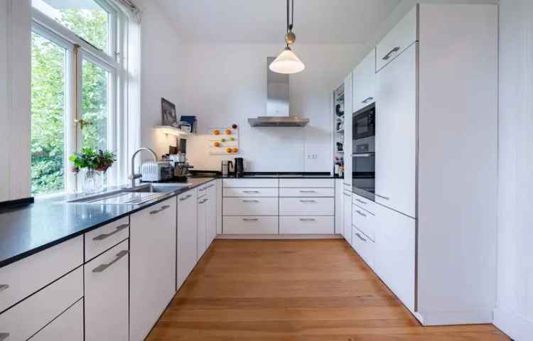 Jugendstilvilla mit Westgrundstück am Jenischpark