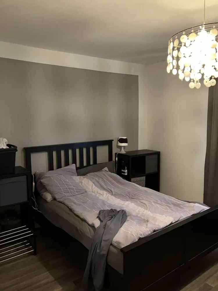 Etagenwohnung: 2 Zimmer Stettiner Straße64 in Krefeld