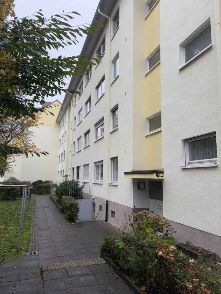 3-Zimmer Wohnung in Steinbach mit Ausbaupontential im Dach!