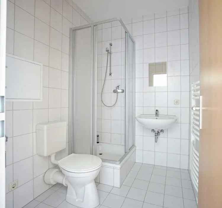 500 € geschenkt*: renovierte 1 Zimmerwohnung mit großem Balkon, Fahrstuhl & Duschbad