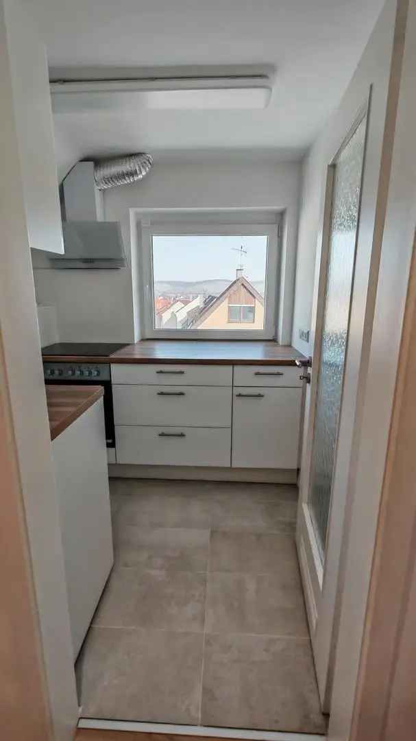Lichtdurchflutete 2 Zimmerwohnung ca. 32 m2 WF